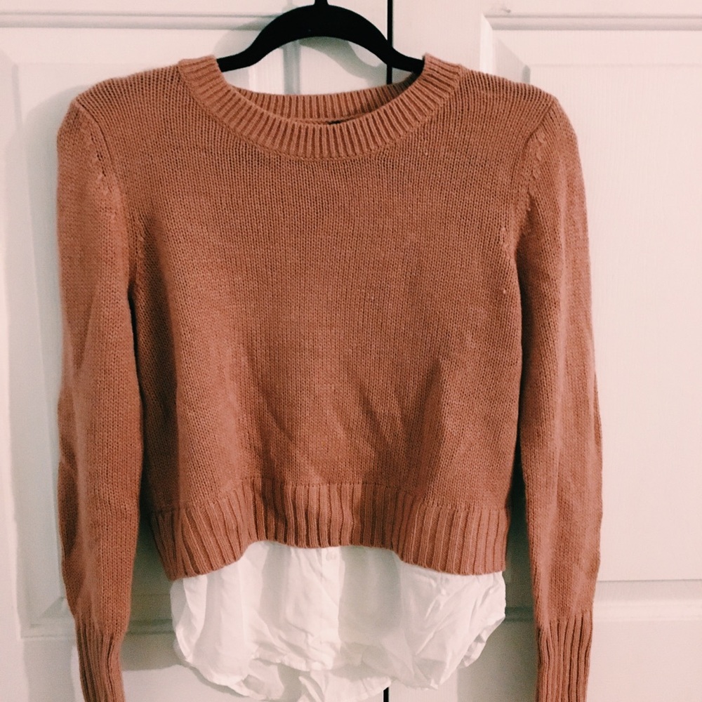 H & M knitted pink sweater with white underlay